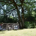 펜션 Romantique, Avec Son Petit Etang Prive En Dordogne 몽티냑
