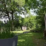 펜션 Romantique, Avec Son Petit Etang Prive En Dordogne