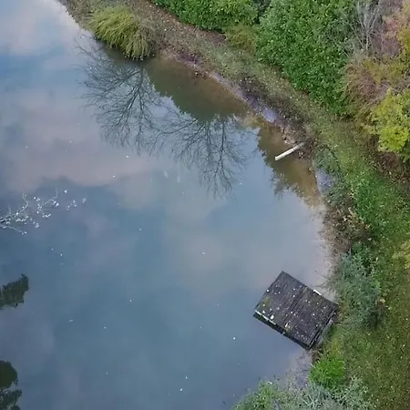 Nyaraló Romantique, Avec Son Petit Etang Prive En Dordogne La Bachellerie