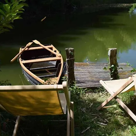 Romantique, Avec Son Petit Etang Prive En Dordogne La Bachellerie