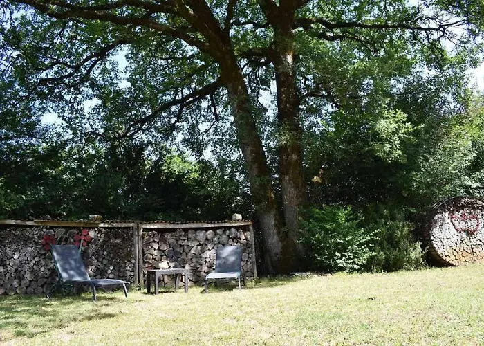 Holiday home Romantique, Avec Son Petit Etang Prive En Dordogne Montignac-Lascaux